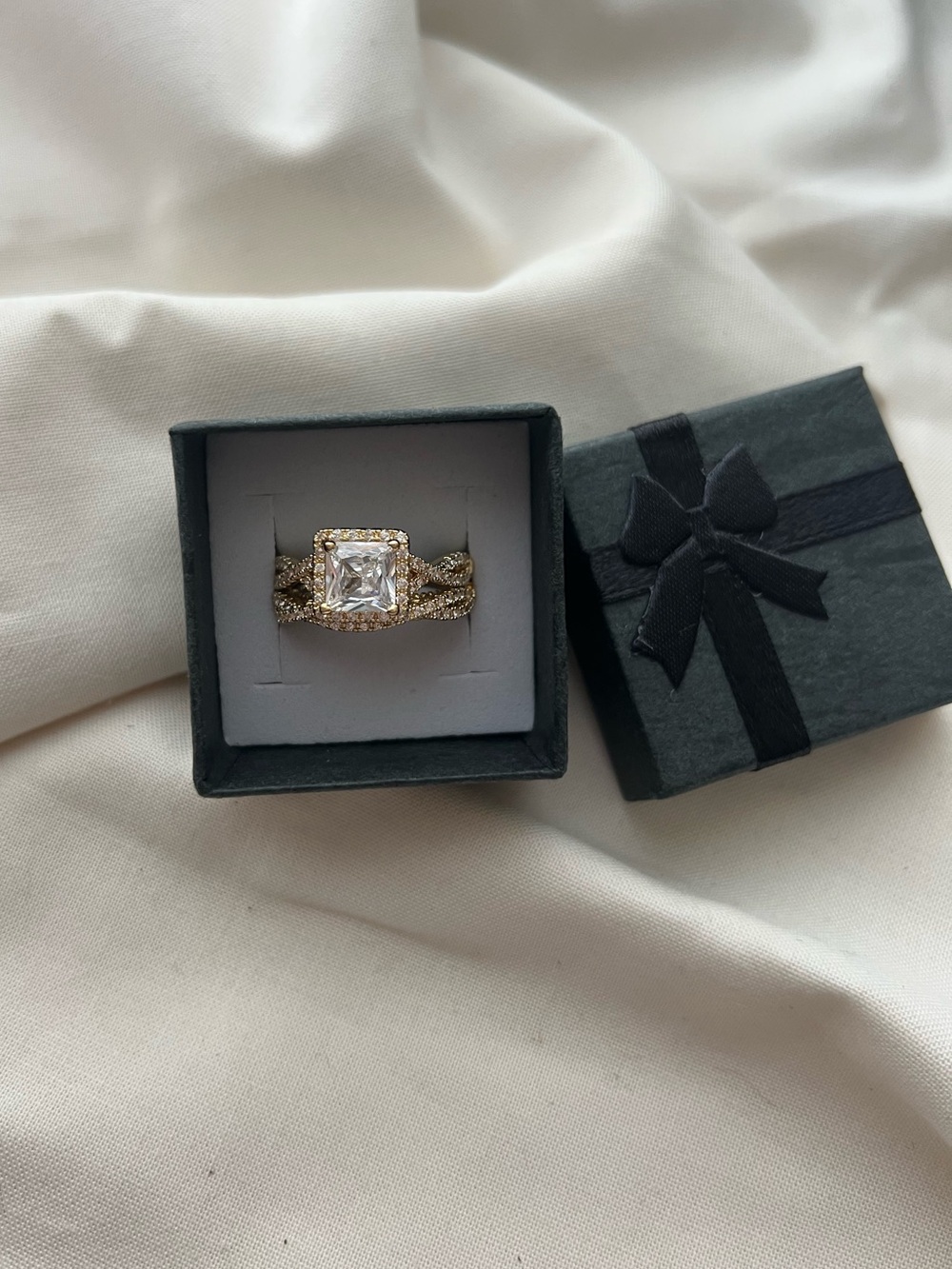 Princess cut diamond ring set